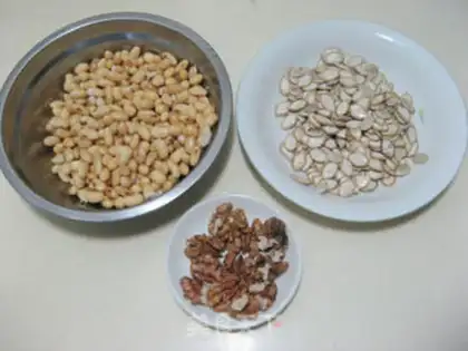 Make Pumpkin seed walnuts step 1