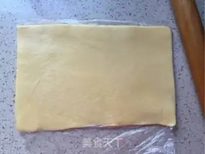 Make Soccer apple pie step 2