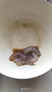 Make Hot seafood noodles step 1