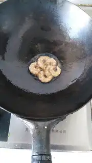 Make Hot seafood noodles step 3