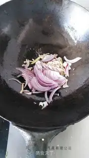 Make Hot seafood noodles step 5