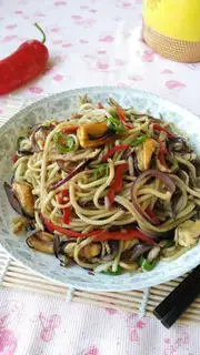 Make Hot seafood noodles step 9