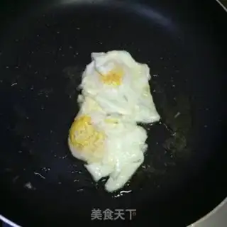 Make Cinnamon fish egg soup step 0