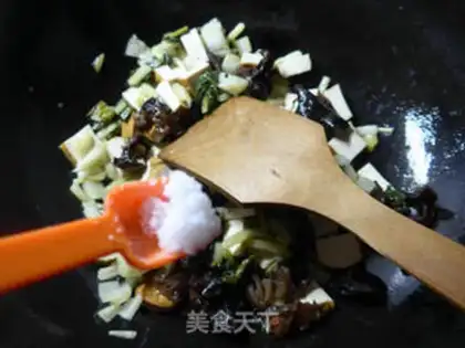 Make Black-muck-eared pickles step 4