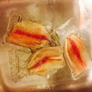 Make A dense roll of fish porridge step 0