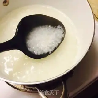 Make A dense roll of fish porridge step 3