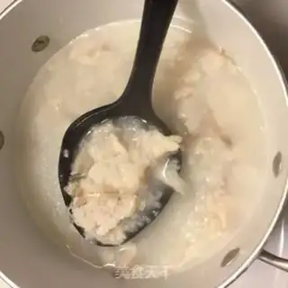 Make A dense roll of fish porridge step 4