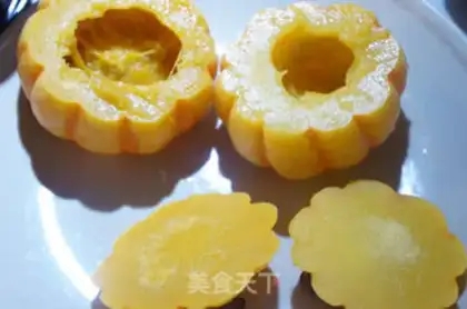 Make Krabby Pumpkin step 1