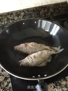 Make Clear the fish soup step 2