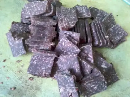 Make The cabbage makes black rice cake step 1