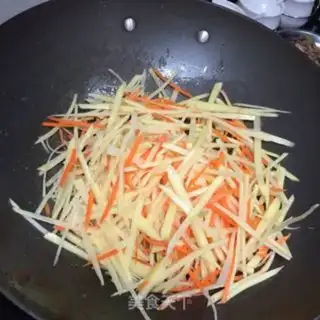 Make Chicken and potatoes and carrots step 3