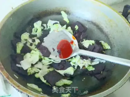 Make The cabbage makes black rice cake step 8