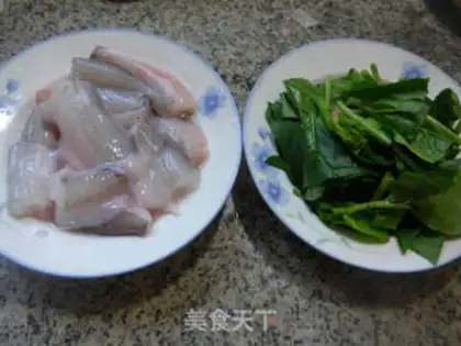 Make Spinach shrimp soup step 0
