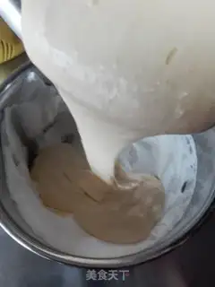 Make Pumpkin roll step 5