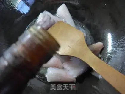 Make Spinach shrimp soup step 1