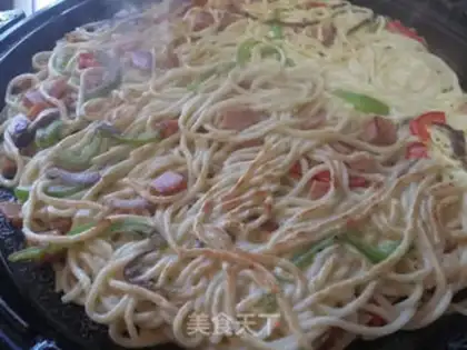 Make Noodle pizza step 12
