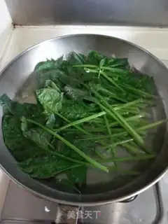 Make Handy spinach noodles step 0