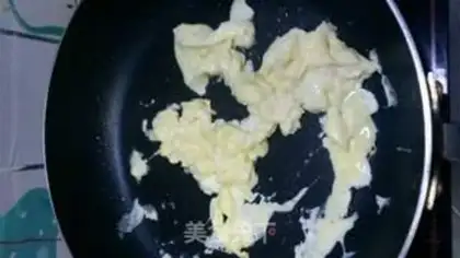 Make Tomato potato fried eggs step 2