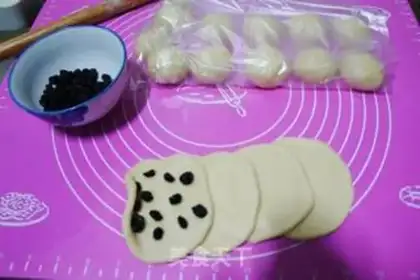 Make Flower bread step 3