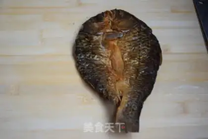 Make Delicious dried fish step 1