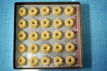 Make Almond cookies step 6
