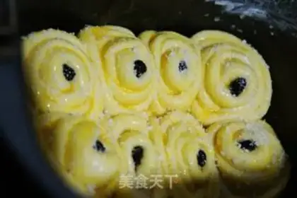Make Flower bread step 6