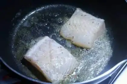 Make Creamed crayfish step 1