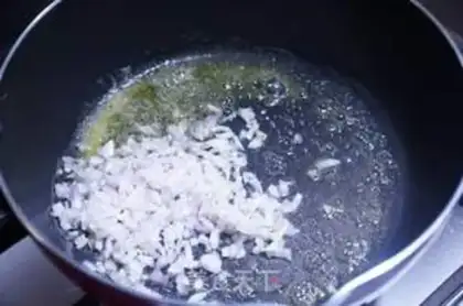 Make Creamed crayfish step 2
