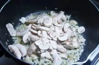 Make Creamed crayfish step 3