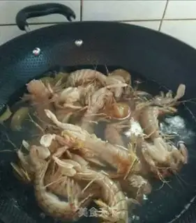 Make A boiled shrimp step 1