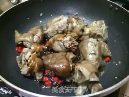 Make Soy pig hoofs step 4