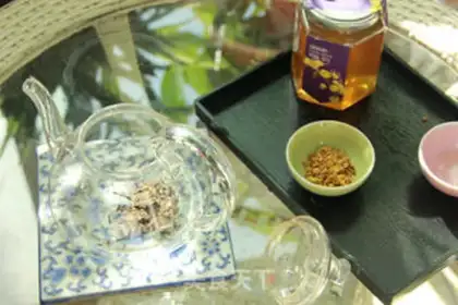 Make White tea for honey cinnamon step 0
