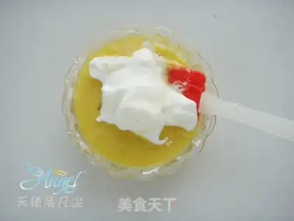 Make Halloween Spider Cupcake step 7
