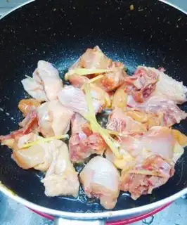 Make Fresh mushroom tofu soup step 1
