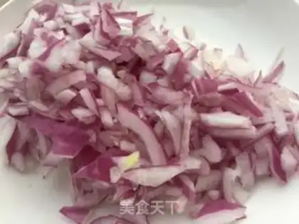 Make Tomato chicken. Noodles step 4