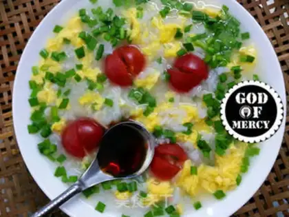 Make Cream eggs and tomato rice step 12