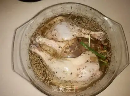 Make Cold oil for duck legs step 2