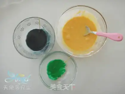 Make Halloween icing pumpkin cookies step 12