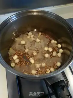 Make Silver-eared lumber soup step 2