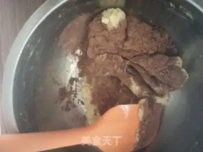 Make Chocolate coconut mooncake step 2