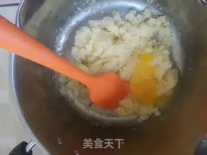 Make Chocolate coconut mooncake step 4