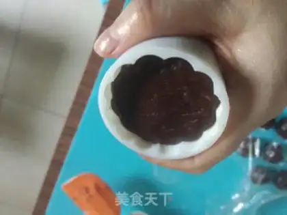Make Chocolate coconut mooncake step 12