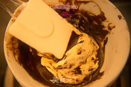 Make French chocolate muff step 1