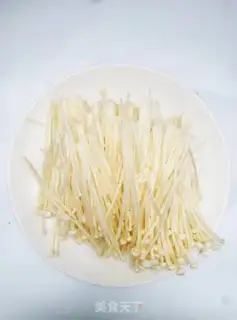 Make Frozen needle mushrooms step 1