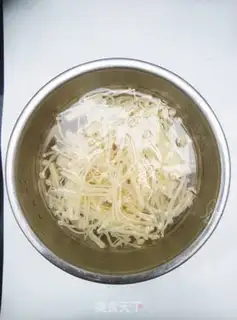 Make Frozen needle mushrooms step 4
