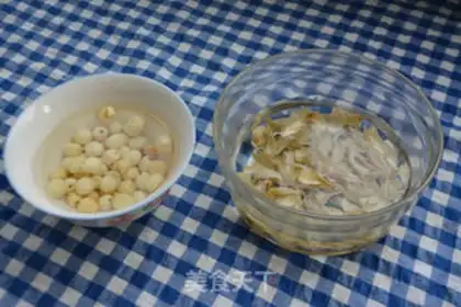 Make Silver-ear red-leave-tree soup step 1