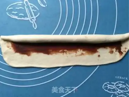 Make caterpillar bean bread step 9