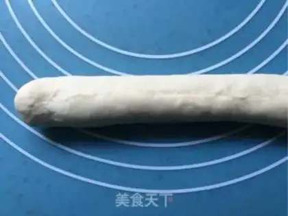 Make caterpillar bean bread step 12