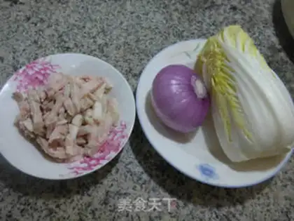 Make Pork onion fried doll food step 0