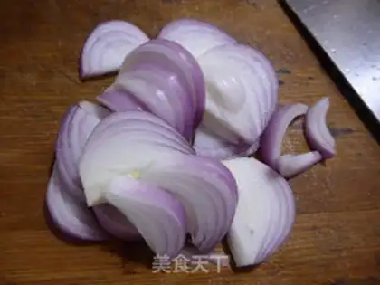 Make Pork onion fried doll food step 2